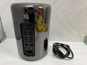 Apple Mac Pro 2013 6 Core Xeon E5 D500 3.5Ghz ME253LL/A 64GB RAM 1TB SSD GB - Picture 1 of 6