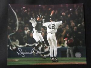 new york yankees MARIANO RIVERA SIGNED autographed 8X10 PHOTO WITH COA