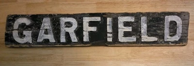 Letrero de calle Garfield vintage.  26" x 5", madera  Foto 1 de 4