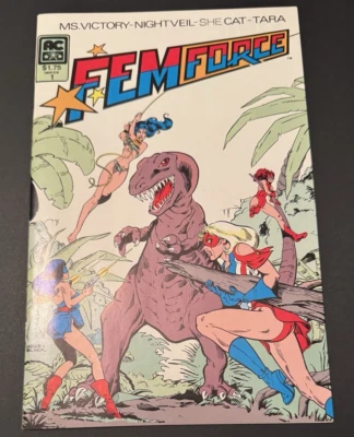 Femforce #1 en estado bastante bueno/casi nuevo 9,0 - Segunda aparición de FemForce Foto 1 de 4