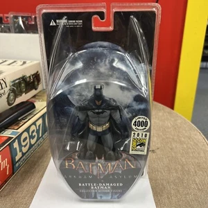 2010 SDCC Exclusive Batman Arkham Asylum Battle Damaged Figure DC Direct - Picture 1 of 12
