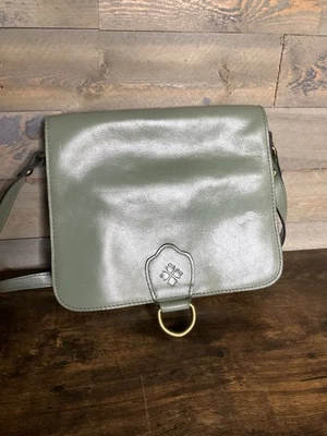 Bolso Bandolera de Cuero Patricia Nash Ilina con Solapa Verde Salvia Foto 1 de 4