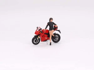 Ducati Panigale V4 S w/ Ducati Girl Figure 1:64 Scale Model - TSM MGT00682 - Picture 1 of 2