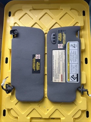 1997-2004 Nissan Pathfinder QX4 Sun Visor Set Gray OEM Lights Cloth Mirror - Image 1 of 4