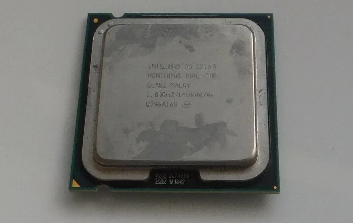 Intel Pentium E2160 1.8 Ghz 1.80GHZ/1M/800, SLA8Z Socket 775 - Image 1 of 1