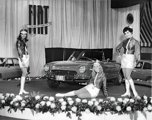 Fotografia 8x10 Salone Francese Fiat 124 Spider 1970 Esposizione - Foto 1 di 1