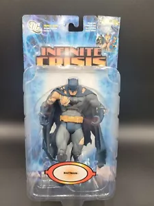 Modellino tuta DC Direct Infinite Crisis Series 2 BATMAN blu e grigio nuova sigillata nuova con scatola - Foto 1 di 5