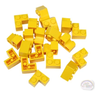 LEGO Classic - 3-Buck Bag - 15-pcs 2x2 Corner Brick - Yellow - New - (2357) - Image 1 of 4