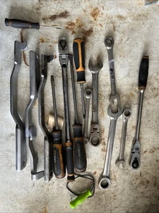 (J3) Broken Lot Of Misc Tools, GearWrench Wrenches, Ratchets, Muller, Etc P/R - Picture 1 of 8