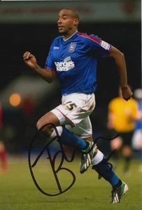 IPSWICH TOWN HAND SIGNED TYRONE BARNETT 6X4 PHOTO. - Picture 1 of 1