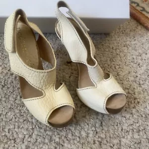 Pedro Garcia Patty-ts Cream Cut Out Bootie size 36.5 Made In Spain New - Picture 1 of 8