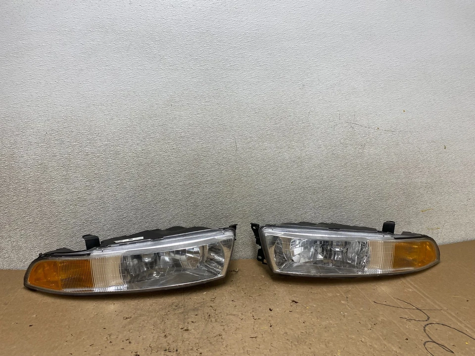 Faros laterales izquierdo+derecho Mitsubishi Galant 2002 a 2003 V0573 DW Foto 1 de 4