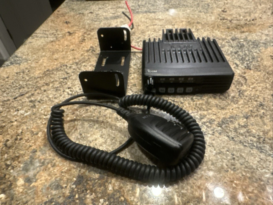 USED-  ICOM IC-F5011, VHF 136-174 MHZ, 50 WATT, 8 CHANNEL TWO WAY MOBILE RADIO - image 1 of 1