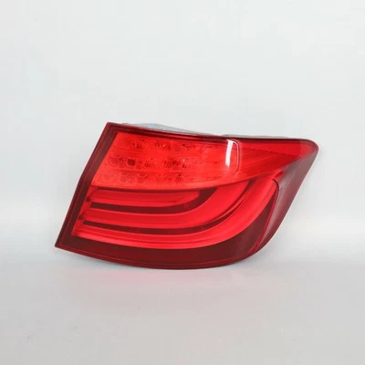 2011-2013 BMW 528i 535i 550i M5 F10 Right Tail Light 63217203232 OEM Used - Imagem 1 de 4
