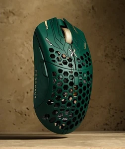 Brand New SEALED Finalmouse ULX Prophecy Mouse - Tarik - Medium - SIGNED BOX - Picture 1 of 4