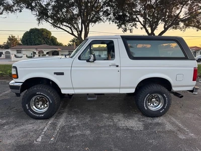 Ford Bronco U100 1996 Foto 1 de 4