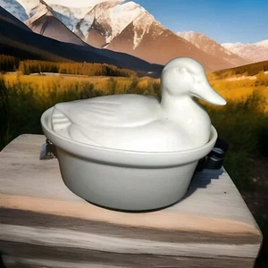 Hall 94 Carbone Duck Covered Casserole Dish U.S.A. 8.5"L x 6.25"W x 6.5"H - Picture 1 of 6