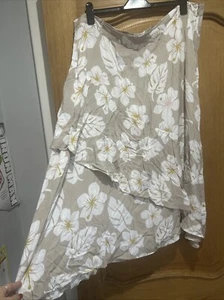 New Gorgeous M&S Maxi Skirt Size 22 Beige Floral - Picture 1 of 3