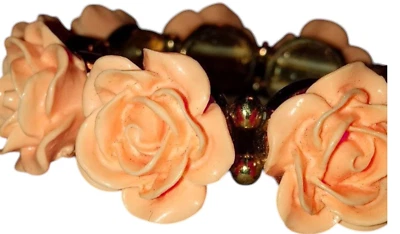 NWT AMRITA SINGH Signed Peach Rose Stretch Bracelet Lucite Gold Tone Beads - Image 1 of 4