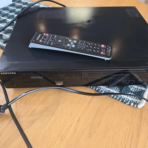 Samsung DVD-VR375 DVD/VCR Kombirecorder HDMI Ausgang mit Fernbedienung - Bild 1 von 7