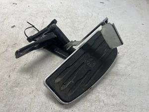 2000 YAMAHA ROYAL STAR XVZ1300A RIGHT FRONT FOOT REST PEG STEP - Picture 1 of 6