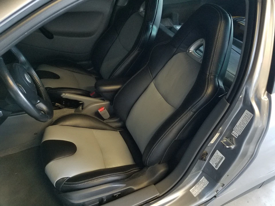 Серые и черные чехлы на спортивные сиденья из синтетической кожи подходят для Mazda RX-8 (2003-2011 гг.) - Изображение 1 из 1