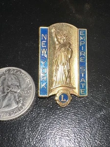 Lions Club New York MD-20 1974 Empire State Statue Of Liberty Vintage Lapel Pin - Picture 1 of 2
