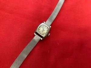 VINTAGE SEIKO (17 JEWELS HI BEAT ) LADIES MANUAL WIND WATCH - Picture 1 of 5