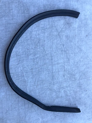 Mercedes-Benz S320 W140 1998 guardabarros delantero sello de goma lado izquierdo OEM Foto 1 de 3