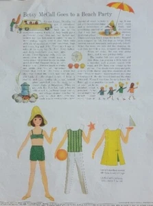 Betsy McCall geht zu einer Strandparty Vintage 1966 Papierpuppe Magazin Druck - Bild 1 von 1