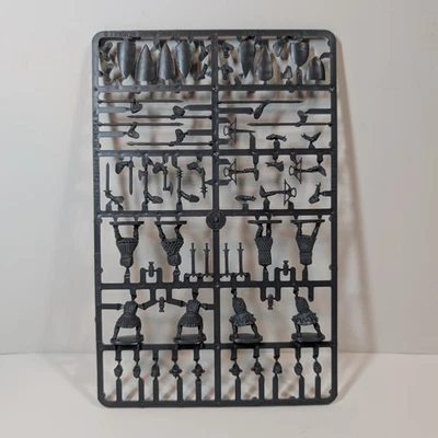 Foot Sergeants Serjeants - Deus Vult - Fireforge Games - 1 nuevo Sprue de 8 modelos Foto 1 de 3