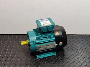 Crompton Greaves 3 Phase Electric Motor 0.37kW Keyed Straight shaft - Picture 1 of 9