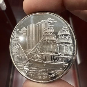 1986 Liberty Ellis Island 1 Oz .999 Fine Silver Round Twin Towers TONED RARE 🔥 - Picture 1 of 10