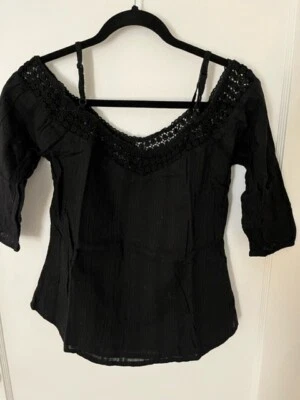 Le Chateau 3/4 Sleeve Top Cold Shoulder Women's sz P/S Black  - Image 1 of 4