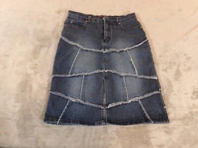 Falda Denim Younique Junior Talla 7 Retazos Deshilachada Hasta la Rodilla Y2K Abertura Frontal Foto 1 de 4