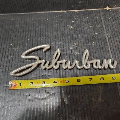 Plymouth 1959 emblema suburbano insignia maletero 1960383 Foto 1 de 4