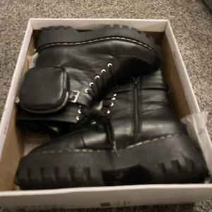 Women’s Size 8.5  Bamboo Staging-121 Boots Platform Fashion Laces & Zippers - Picture 1 of 5