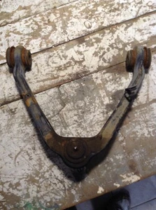 01 02 03 04 05 06 Suburban Tahoe Yukon Left Driver Front Upper Control Arm GMC - Picture 1 of 5