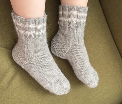 Calcetines de lana tejidos a mano gris jaspeado rayas blancas acogedores cálidos invierno regalo tallas S M L Foto 1 de 4