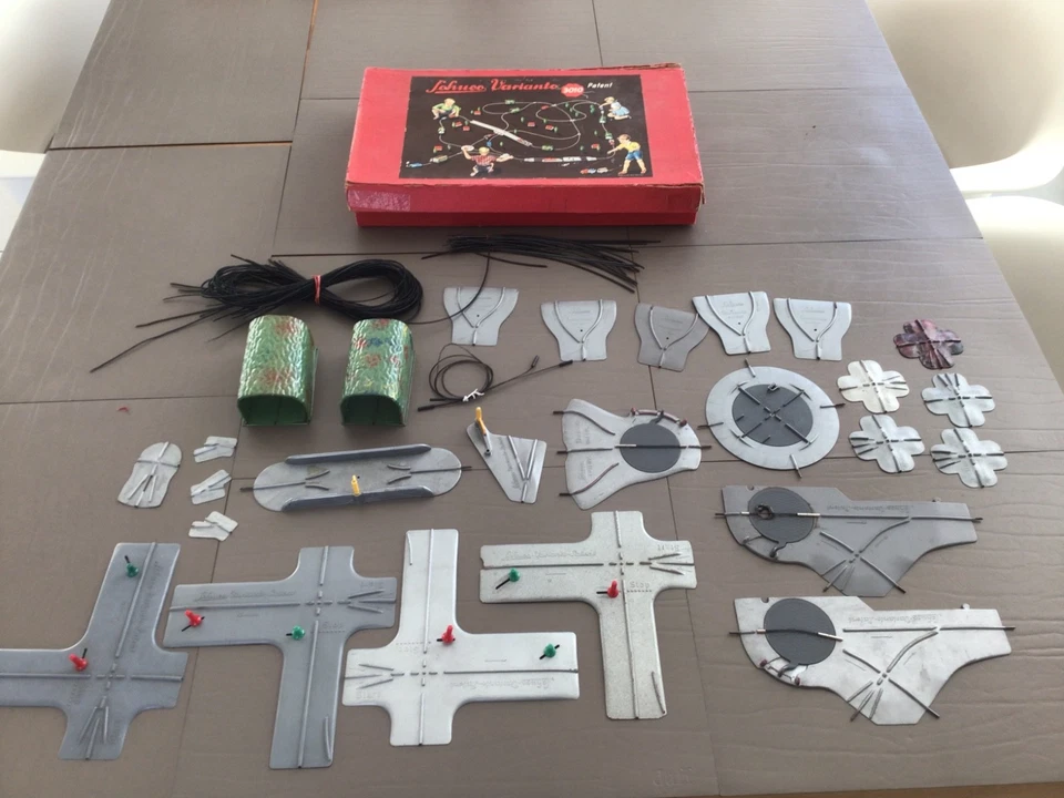 Schuco Varianto 3010, Anlage, Schienenteile, Zubehöhr, Orginalkartion - Bild 1 von 4