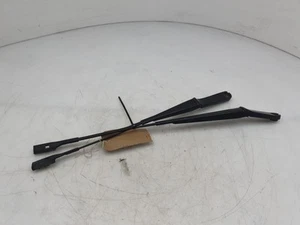 2015 AUDI A1 SPORTBACK TDI SE Front Wiper Arm and Blade Kit RH + LH (KIT - Picture 1 of 7