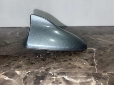 14-22 INFINITI Q50 Q60 UPPER ROOF SHARK FIN SATELLITE ANTENNA ASSEMBLY Blue OEM - Imagem 1 de 4
