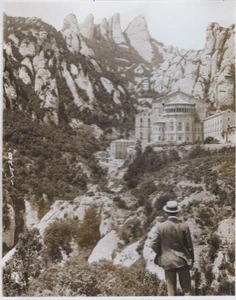 Black & White Photograph of Santa Maria de Montserrat Abbey in Catalonia Spain - Imagen 1 de 2