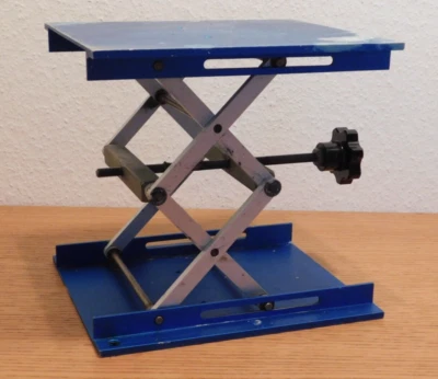 qualité suisse MINI TABLE ELEVATRICE REGLABLE de LABORATOIRE chimie en ALUMINIUM - Photo 1/4
