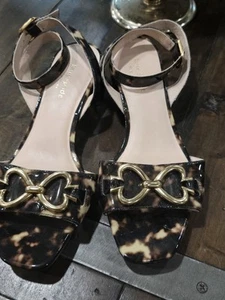 Kate Spade New York - Lagoon Heart Chain Tortoise Patent Leather Sandals Sz 8B - Picture 1 of 8