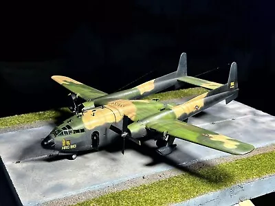 Pre-ordine, 1:72 AC-119K Stinger, Kit Italeri, costruito e verniciato - Immagine 1 di 4