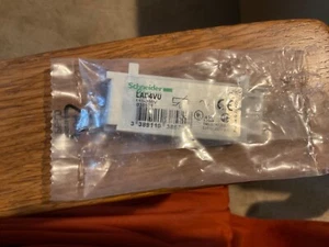Varistor protection circuit LAD4VU 110-250V /#F O1ME 1547 C1H3 - Picture 1 of 2