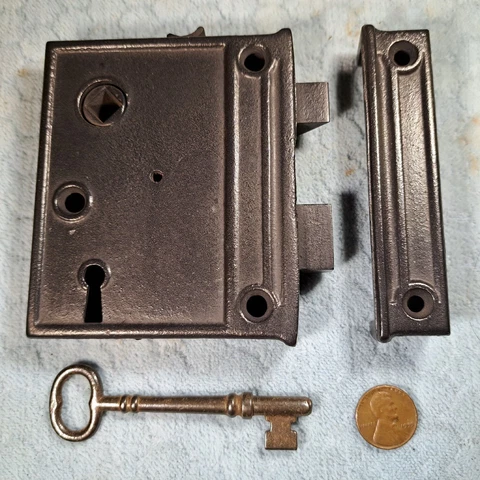Interior Rim Lock Reversible w/key 1900's Cover