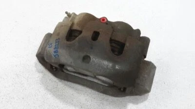 Pinza de freno de disco delantera izquierda usada se adapta a: Nissan Titan XD 2019 delantera izquierda G Foto 1 de 4