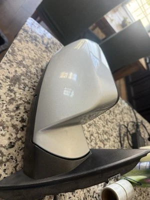 Espelho de porta direita 2010-14 GMC TERRAIN FABRICANTE DE EQUIPAMENTO ORIGINAL: 22818289 PRATA passageiro  - Imagem 1 de 4